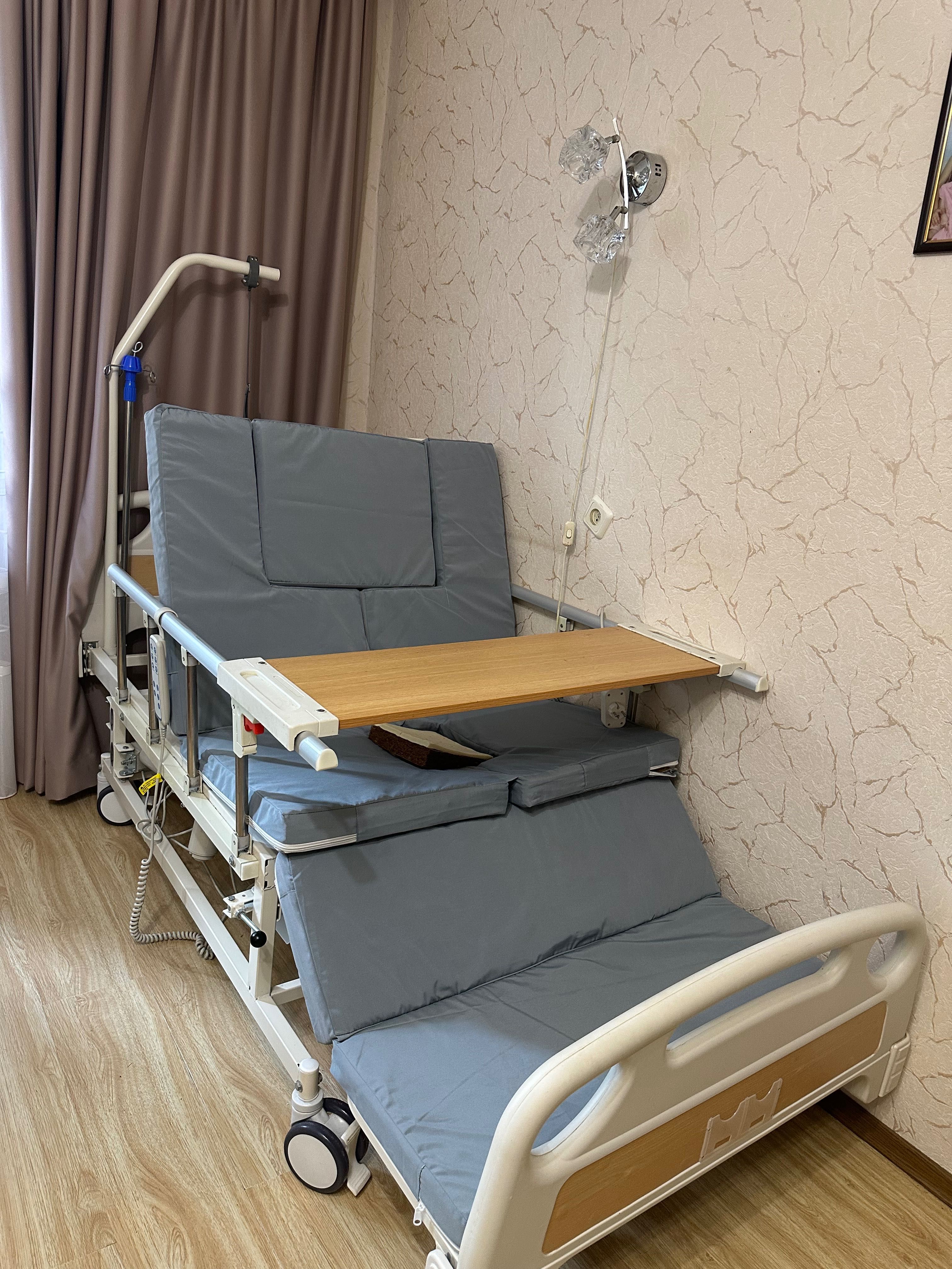 Медичне ліжко для тяжкохворих