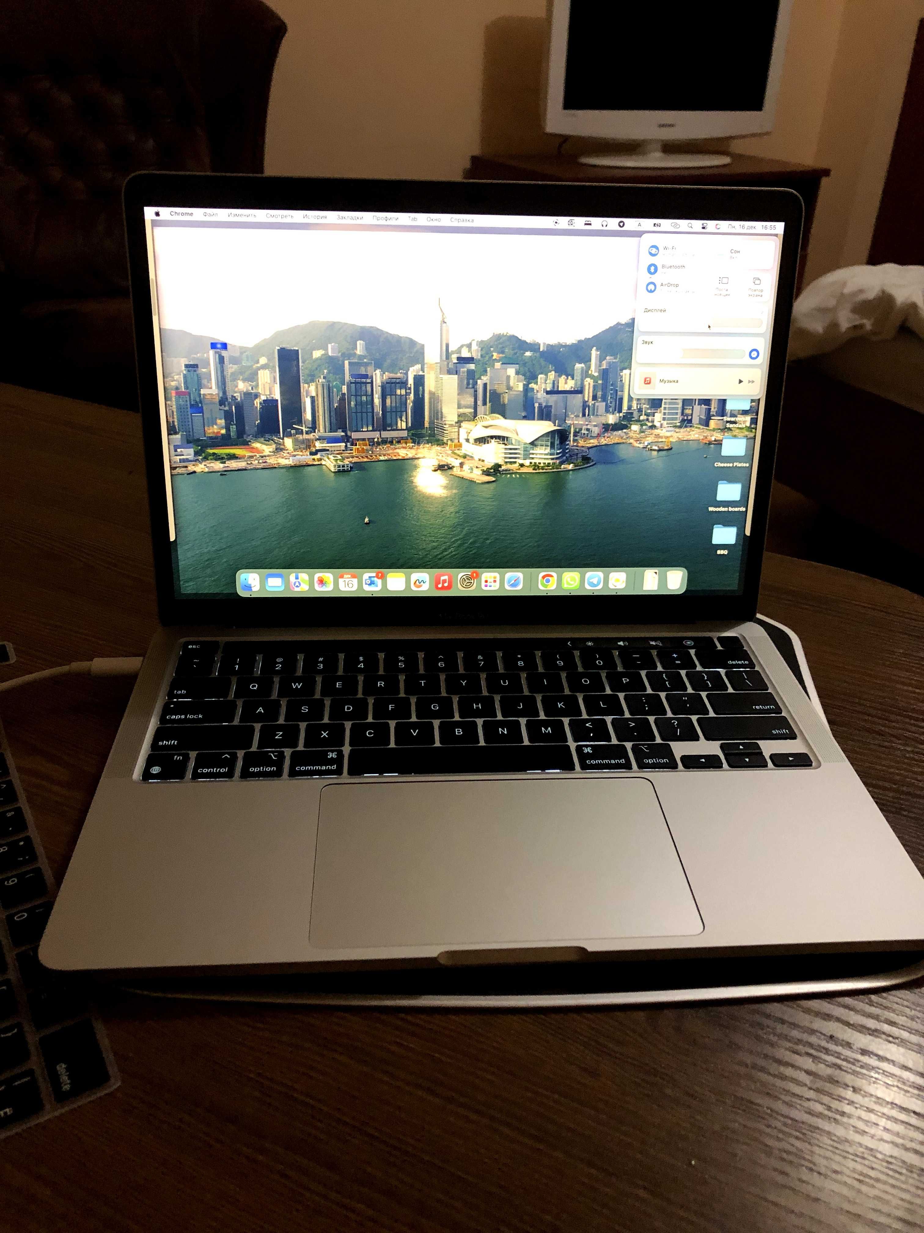 MacBook Pro 13" M1  8/256. 2020
