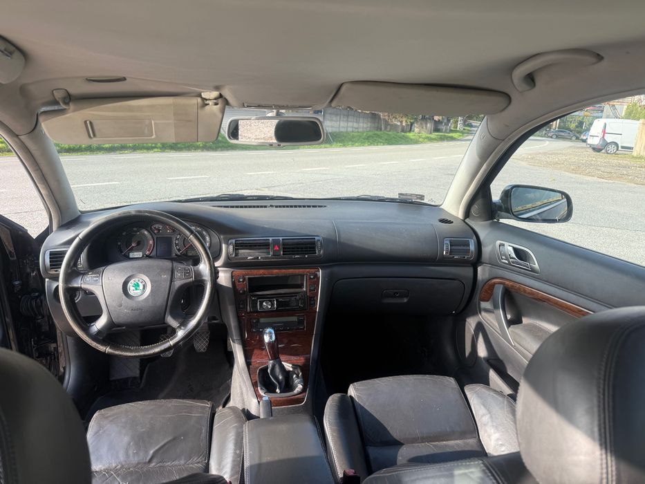 Skoda Superb 2.0 tdi xenon skóra hak