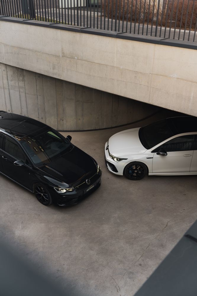 VW GOLF 8R wynajem samochodów sportowych - Warszawa - Wypożyczalnia