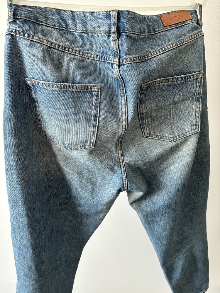 Review, damskie jeansy, skinny mom fit, rozdarcia na kolanach, rozm 30