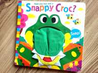 Have You Ever Met a Snappy Croc? finger puppet book pacynka angielski