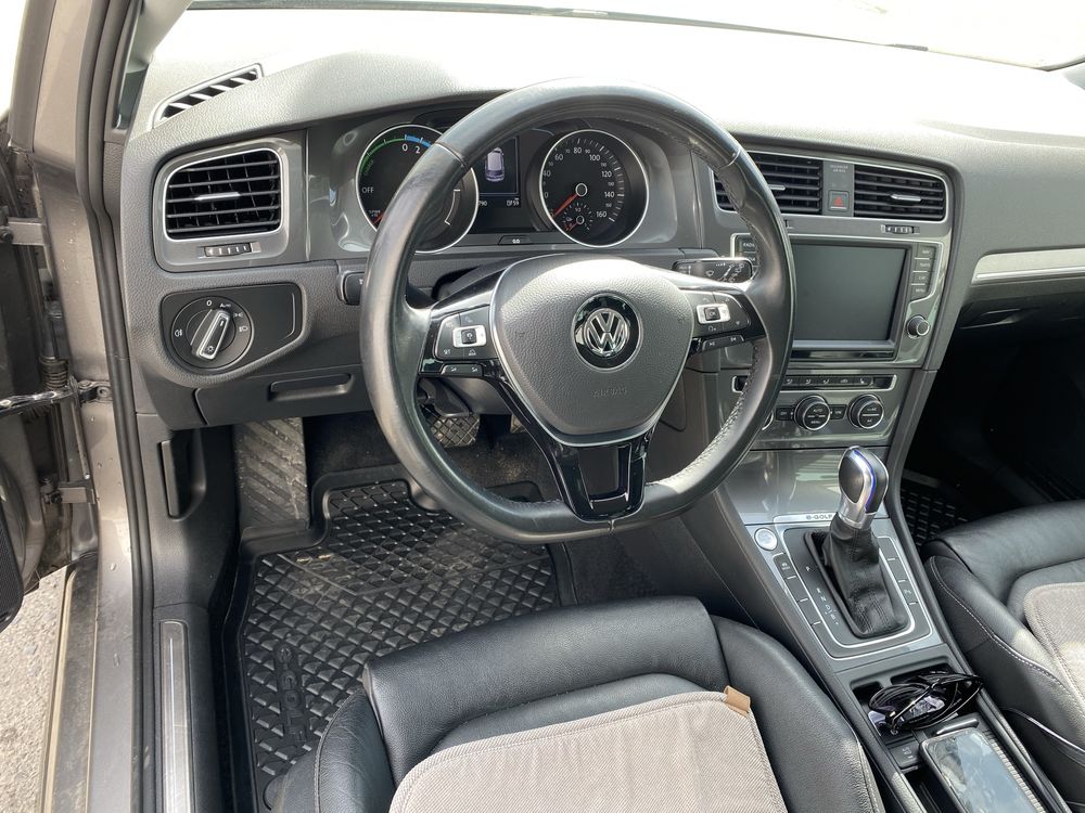 Volkswagen e-Golf 24 квт 2016