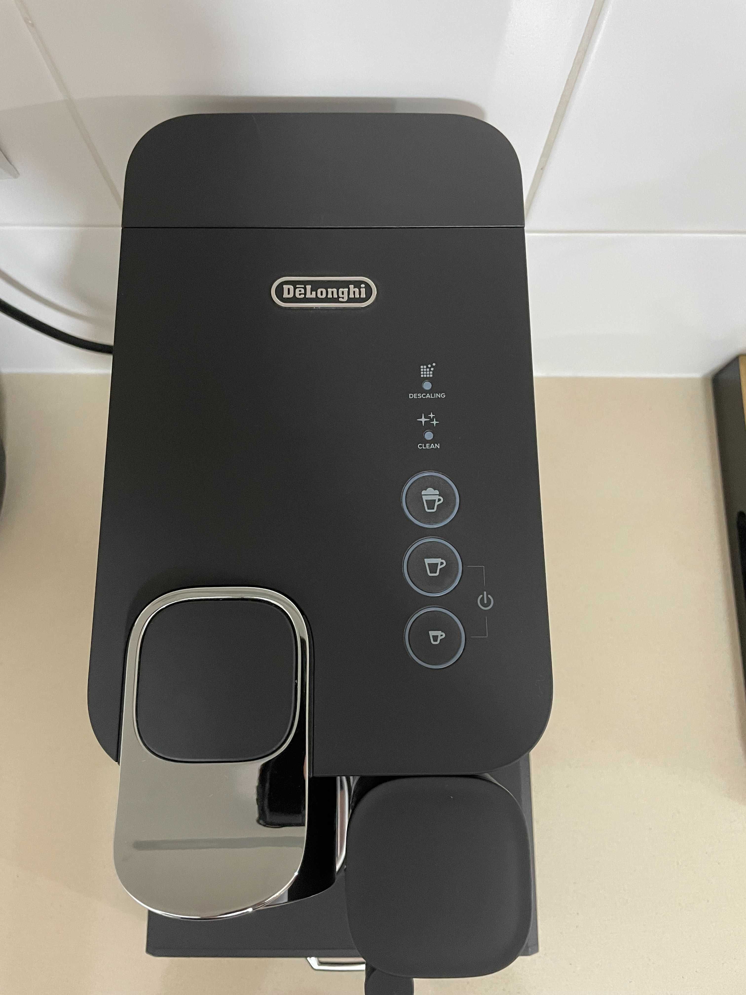 Máquina de Café DELONGHI Nespresso