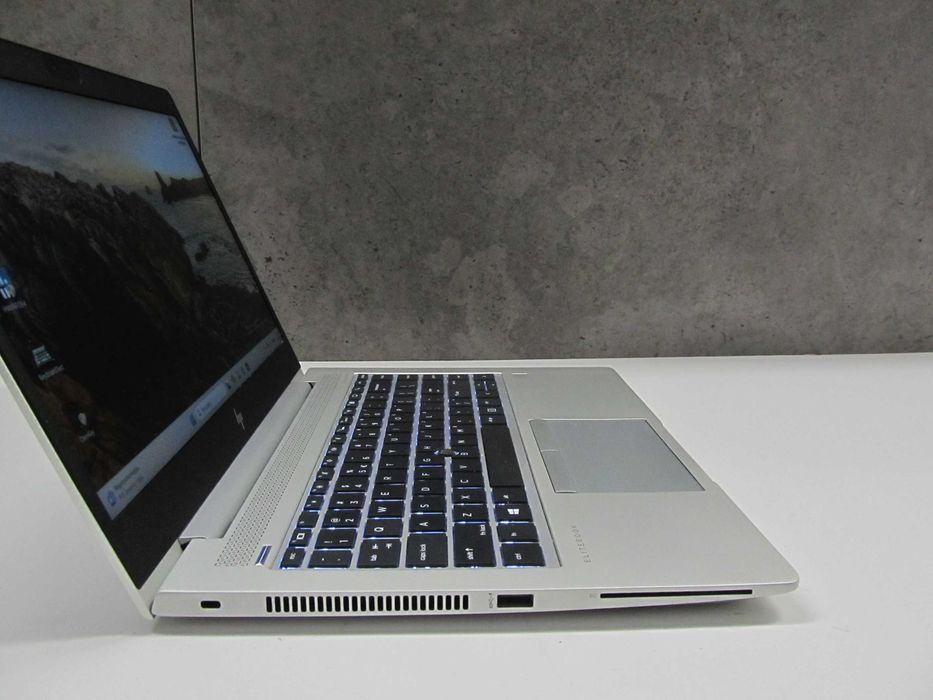 HP EliteBook Mt45 Ryzen 3 Pro 3300U  8GB dysk SSD 256GB Vega 6 Laptop