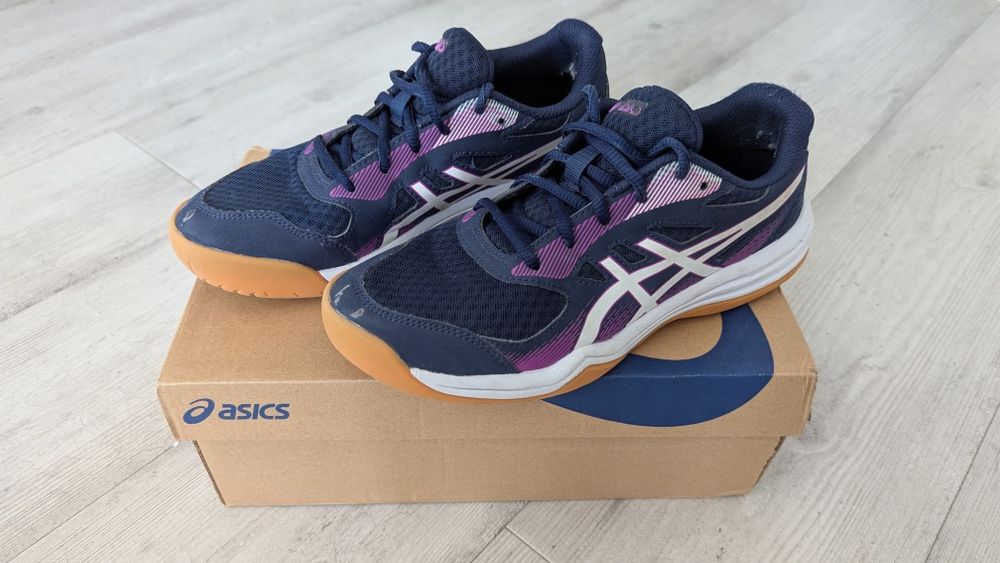 Asics Upcourt 5 GS rozmiar EU 38 , US 5 1/2 , 24 cm siatkówka halówki