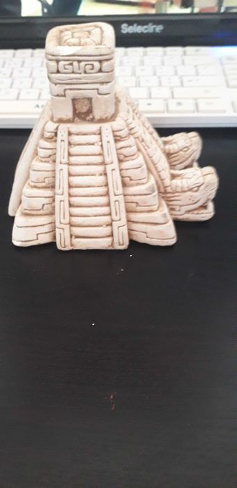 Templo dos maias kukulcán estátua