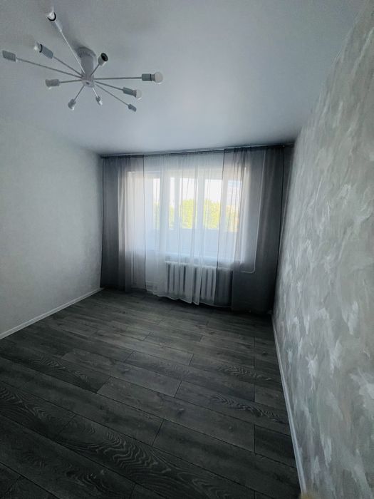 3 кімнатна квартира ДНС біля базара