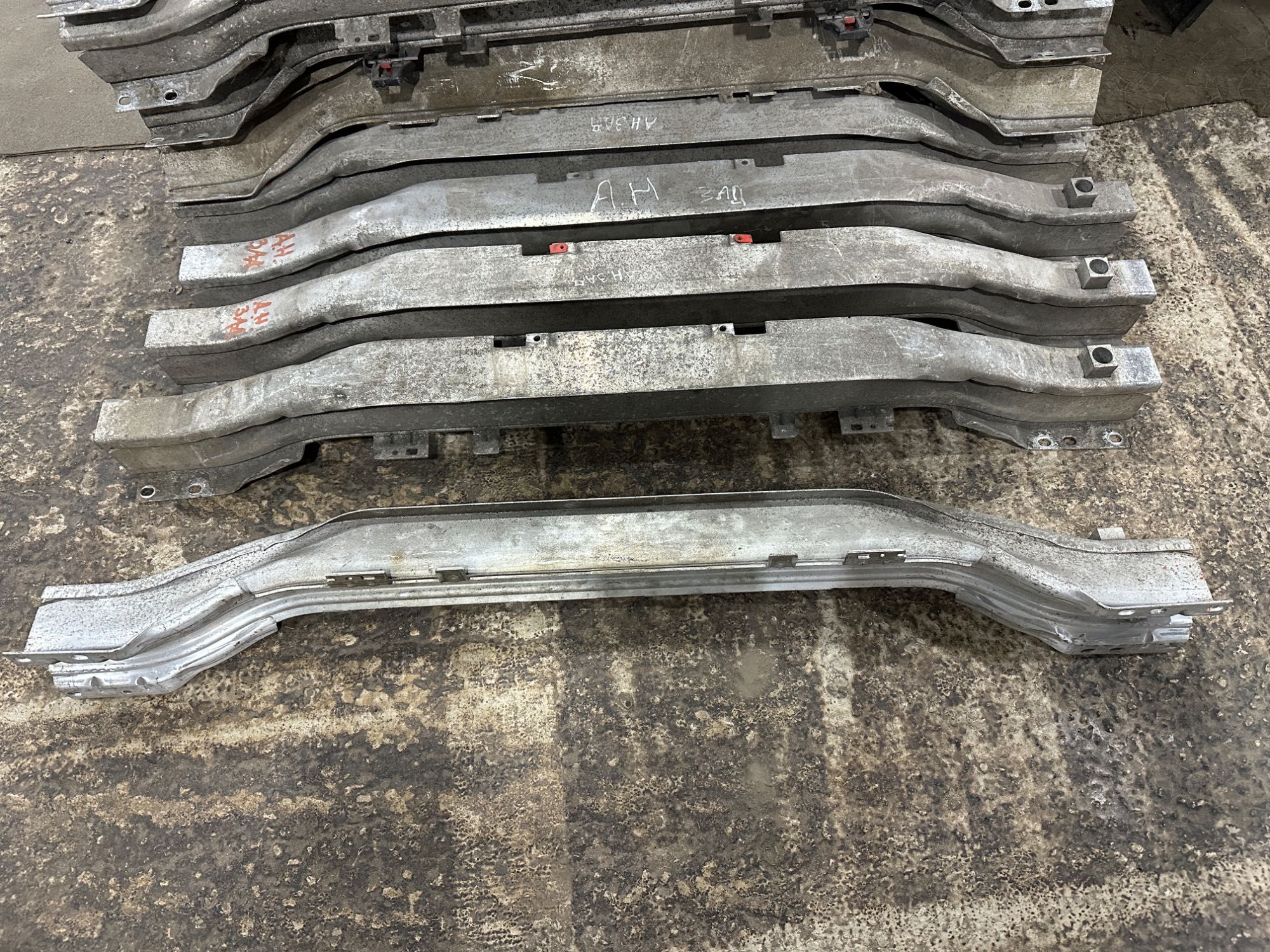 Усилитель заднего бампера opel astra h 13125147