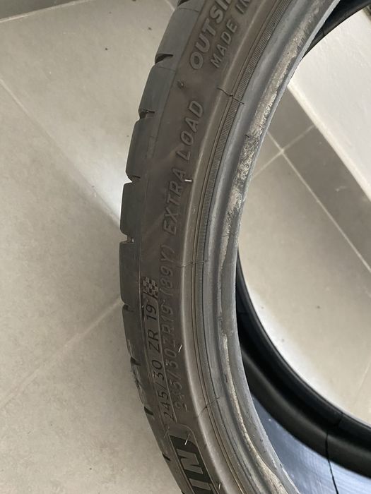 Pneus Michelin Pilot Sport 4 S (PS4) 245/30 R19 ZR