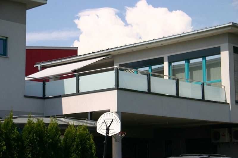 Balustrada szklana・Balustrady szklane zewnętrzne・Barierka szklana