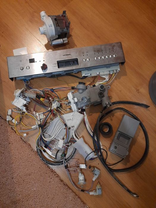 Посудомийна машина Siemens на запчастини.