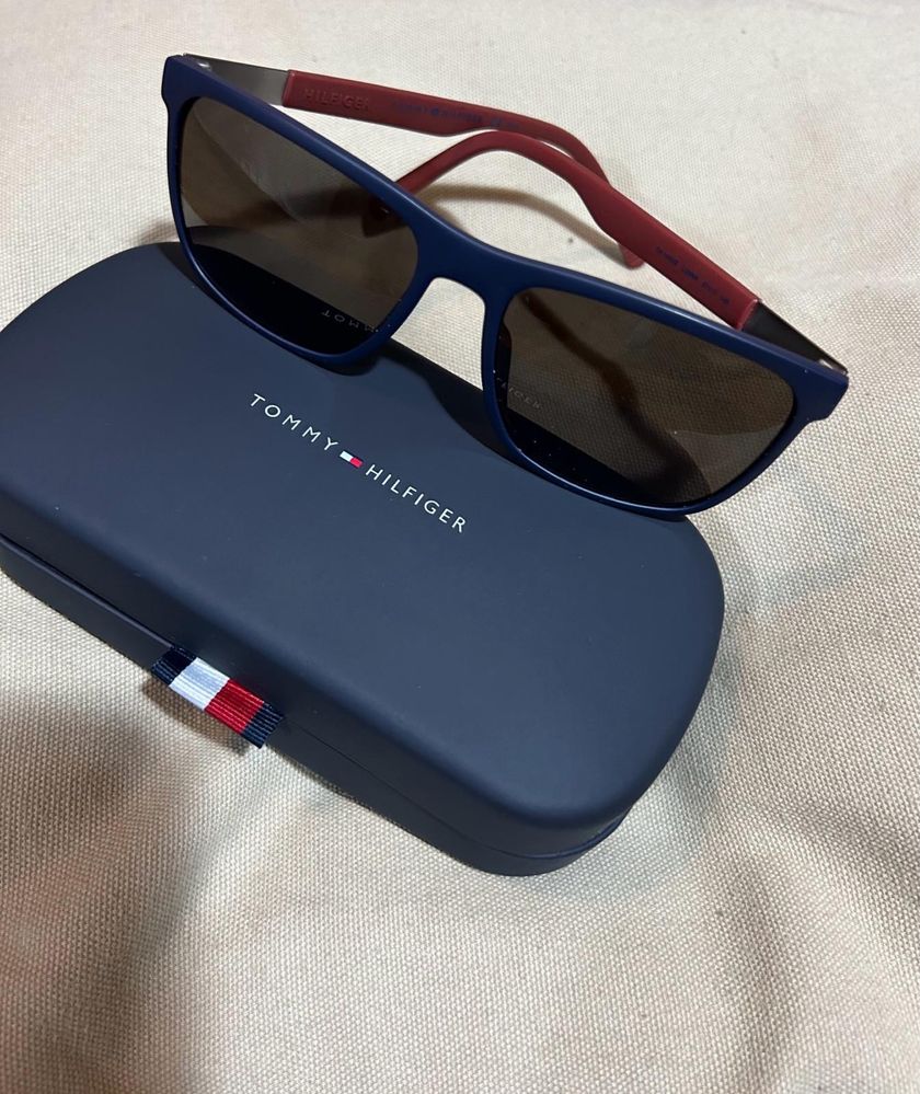 Oculos de sol homem / Tommy Hilfiger