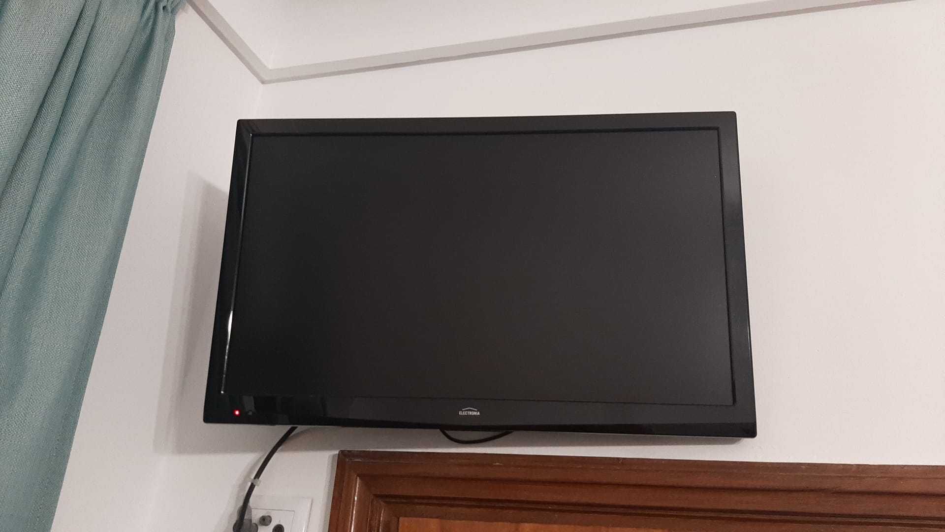 Televisor com comando