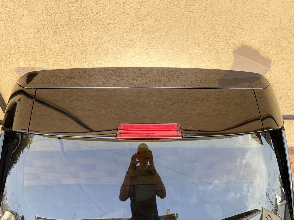 Задня ляда кляпа двері кришка Nissan leaf 2018-2023