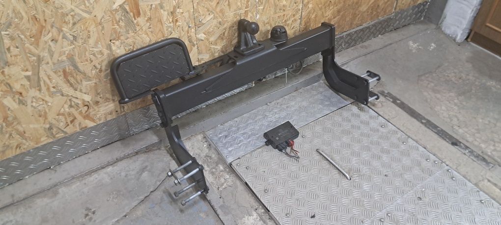 Фаркоп підніжка Sprinter Crafter СПАРКА