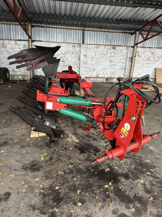 Продам плуг Kverneland RN 100.   6+1