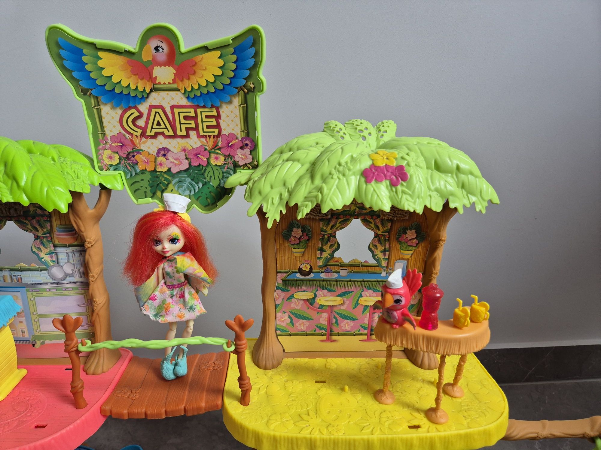 Duzy DOMEK ENCHANTIMALS Tropical cafe +Dodatki