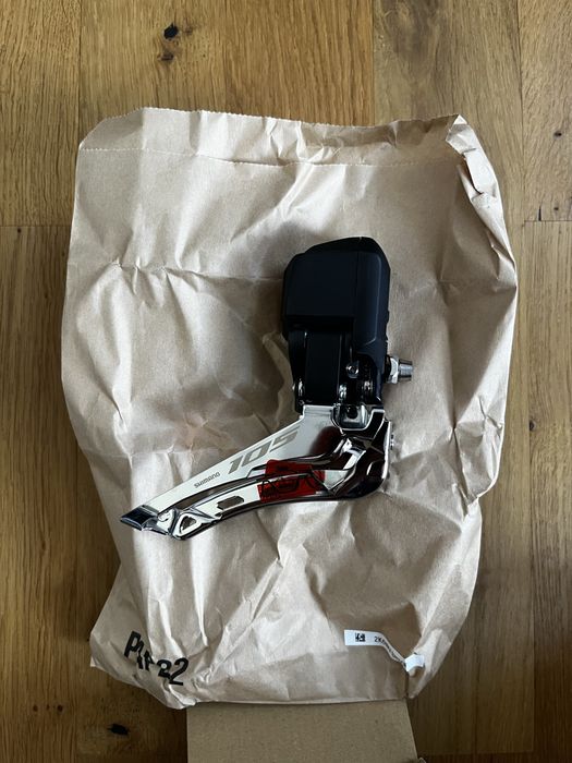 Shimano 105 Di2 FD-R7150 przerzutka przednia