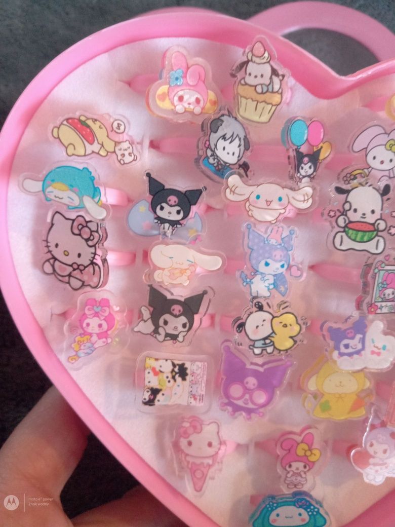Zestaw nowych pierścionków sanrio