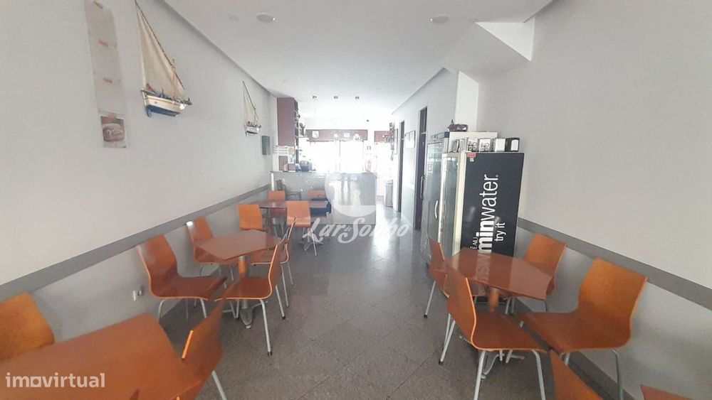 Café com 183m2 e anexo T2 nas Caxinas - Vila do Conde