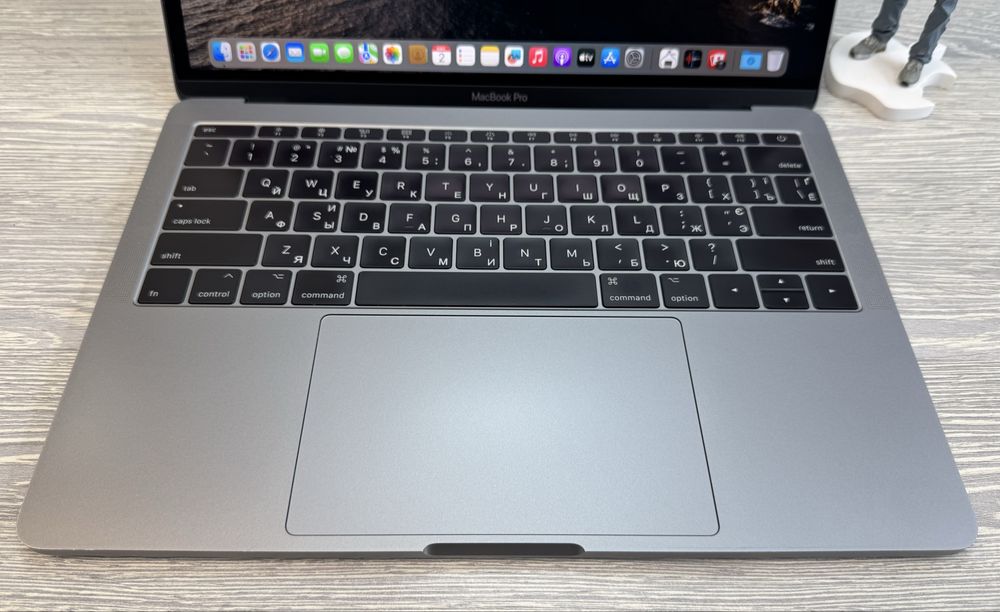 MacBook Pro  13 / i5 / RAM 8 / SSD 256 GB / Space Grey / Retina 2017