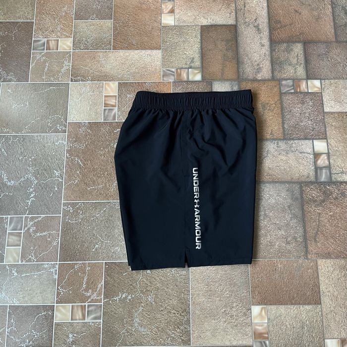Under Armour спортивні шорти