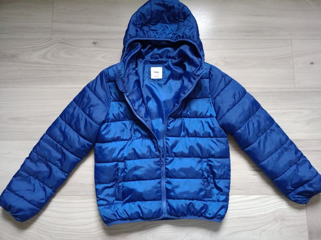 Niebieska pikowana kurtka sinsay 158
