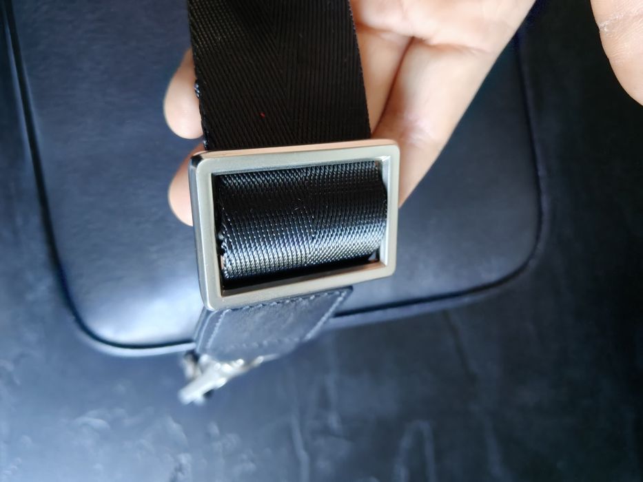 Elegancka saszetka czarna męska pojemna skóra naturalna