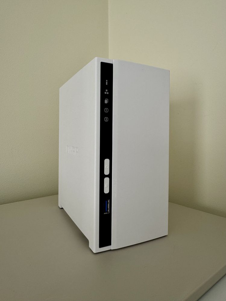 Urządzenie NAS QNAP + dysk 4TB