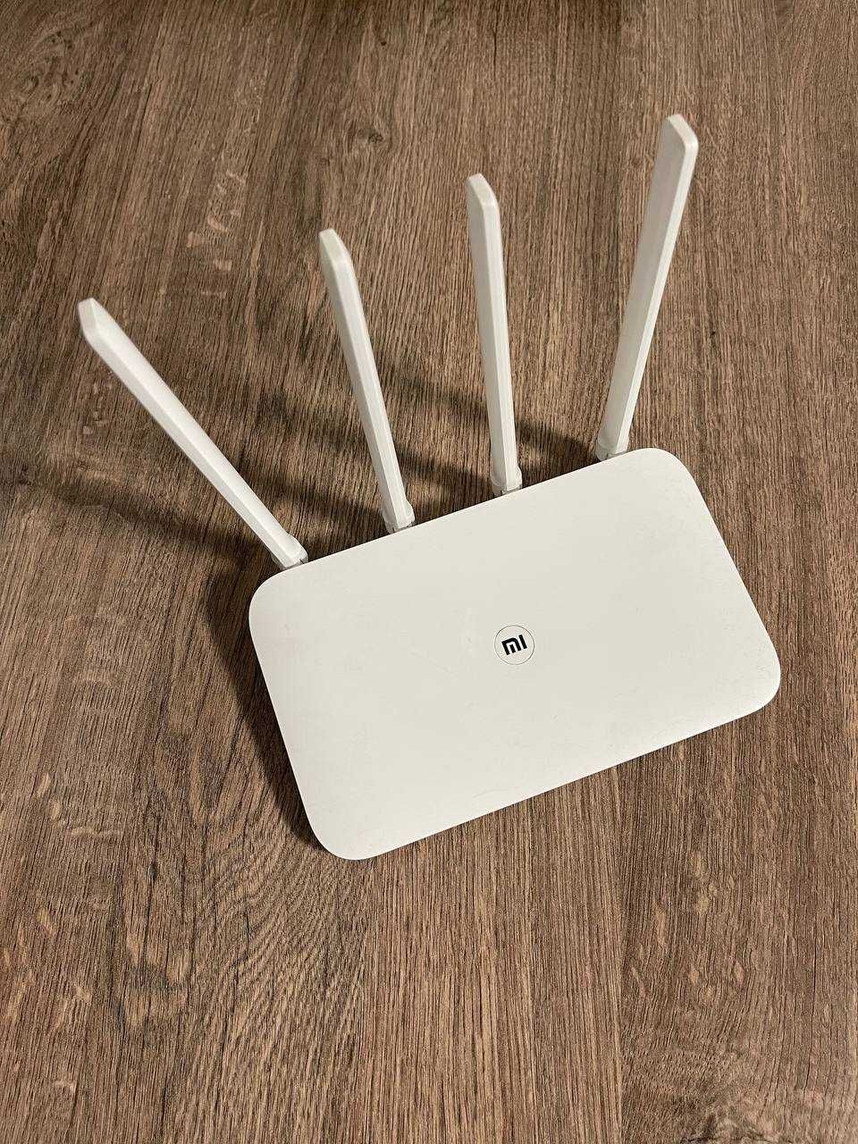 Продам роутер Xiaomi Mi WiFi Router 4A Gigabit Edition