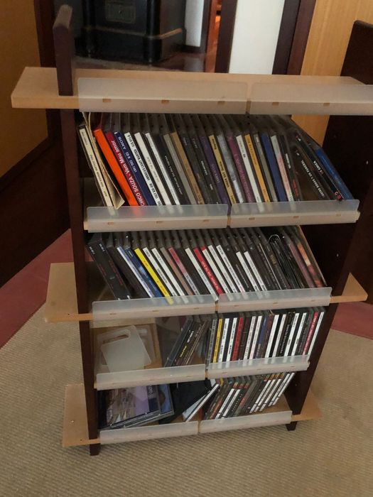 Móvel para 200 cd's