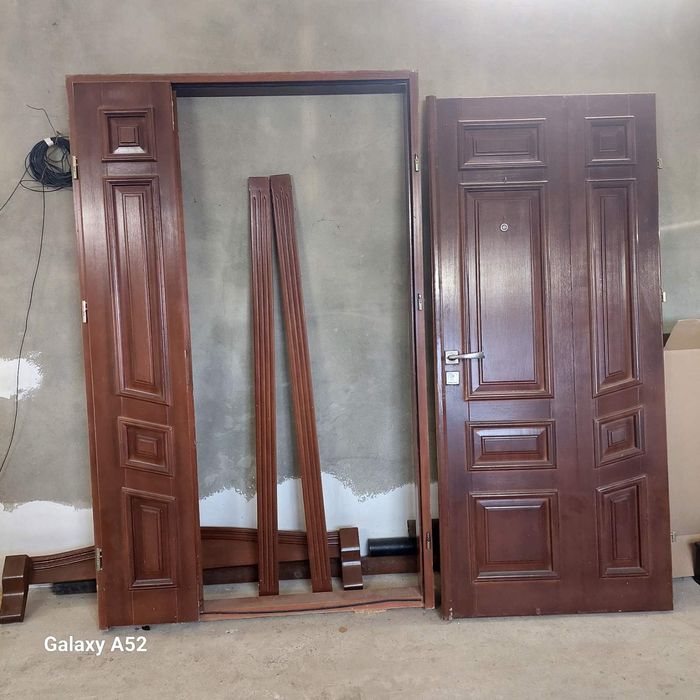 Двері вхідні дерев'яні