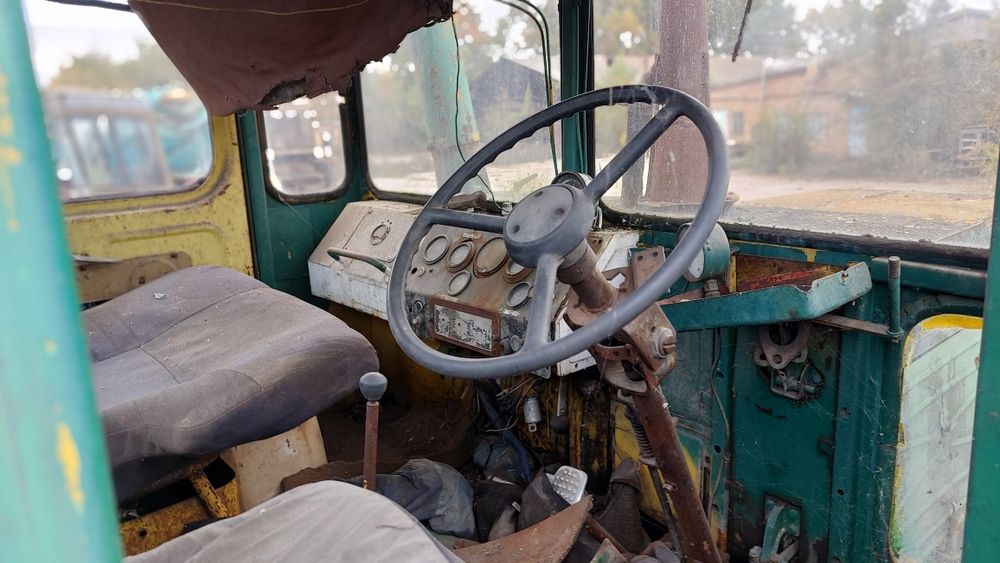 Трактор К-701 , робочий , Кіровець