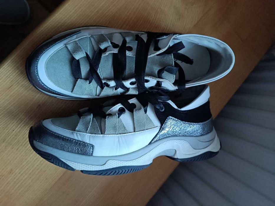 Кросівки 37р натуральна шкіра