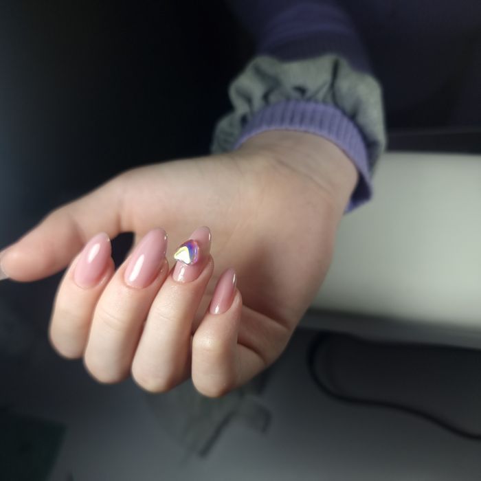 350 грн ЗАРЕЧНЫЙ Маникюр,педикюр,гель-лак,парафинотерапия