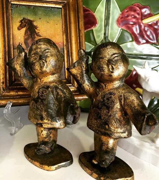 Conjunto 2 Estatueta Antiga Vintage Buda Karate dourada metal