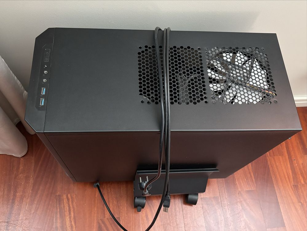 PC Fractal design: IntelCore i7, 16GB, 2TB, Win10