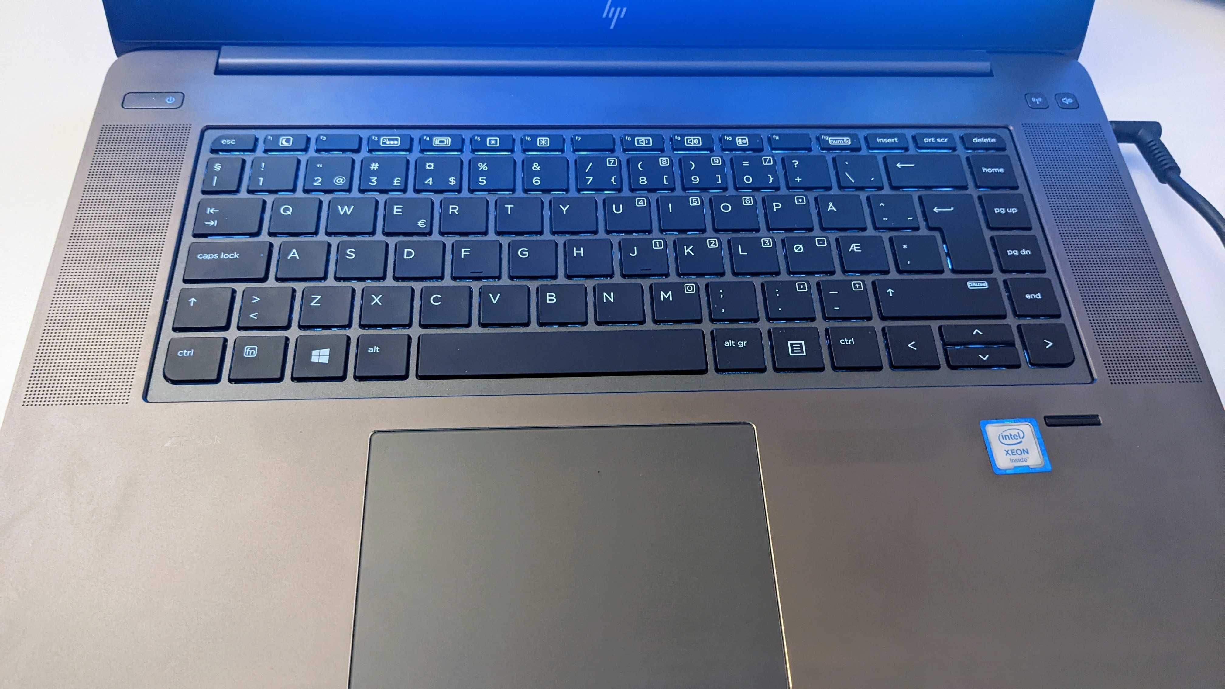 HP Zbook Studio G4 workstation 32gb ram Xeon 8x3ghz 256gb dysk