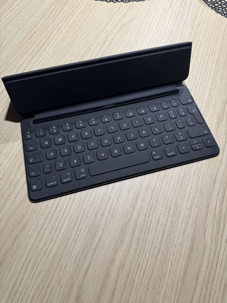Klawiatura Apple Smart Keyboard / iPad 7,8,9, Pro 10.5/ stan idealny