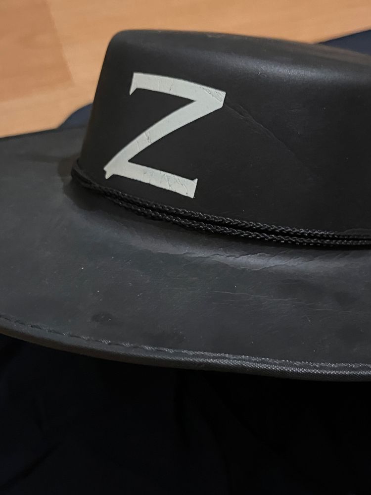 Przebranie Zorro peleryna,maska,kapelusz rozmiar 128/134