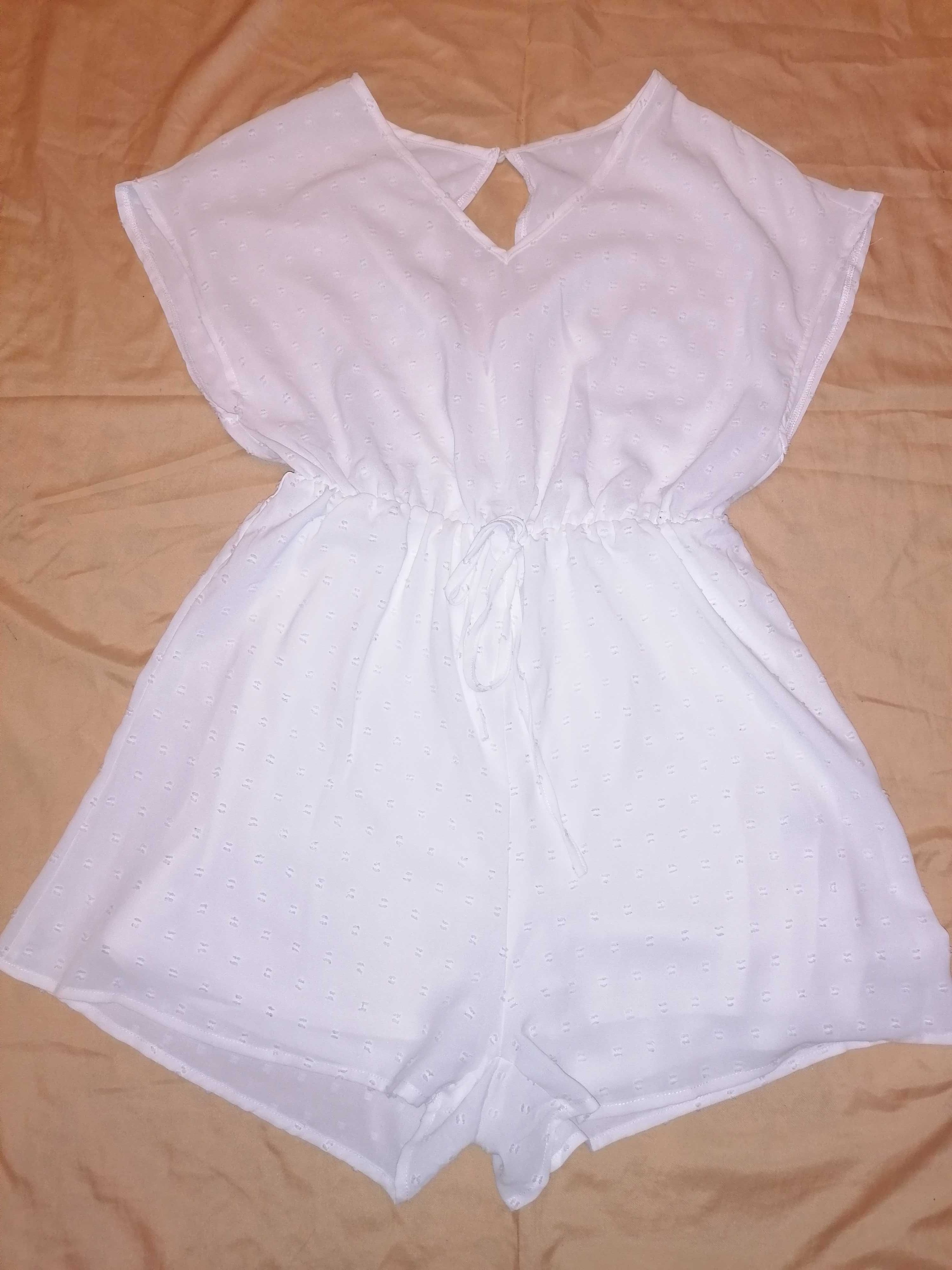 Ніжний білий комбінезон з шортами від Shein, розмір L-XL