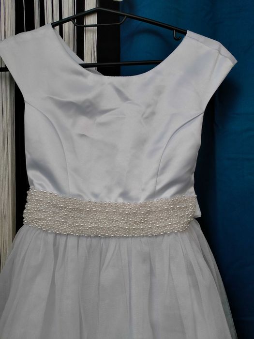 Біле плаття для дівчинки