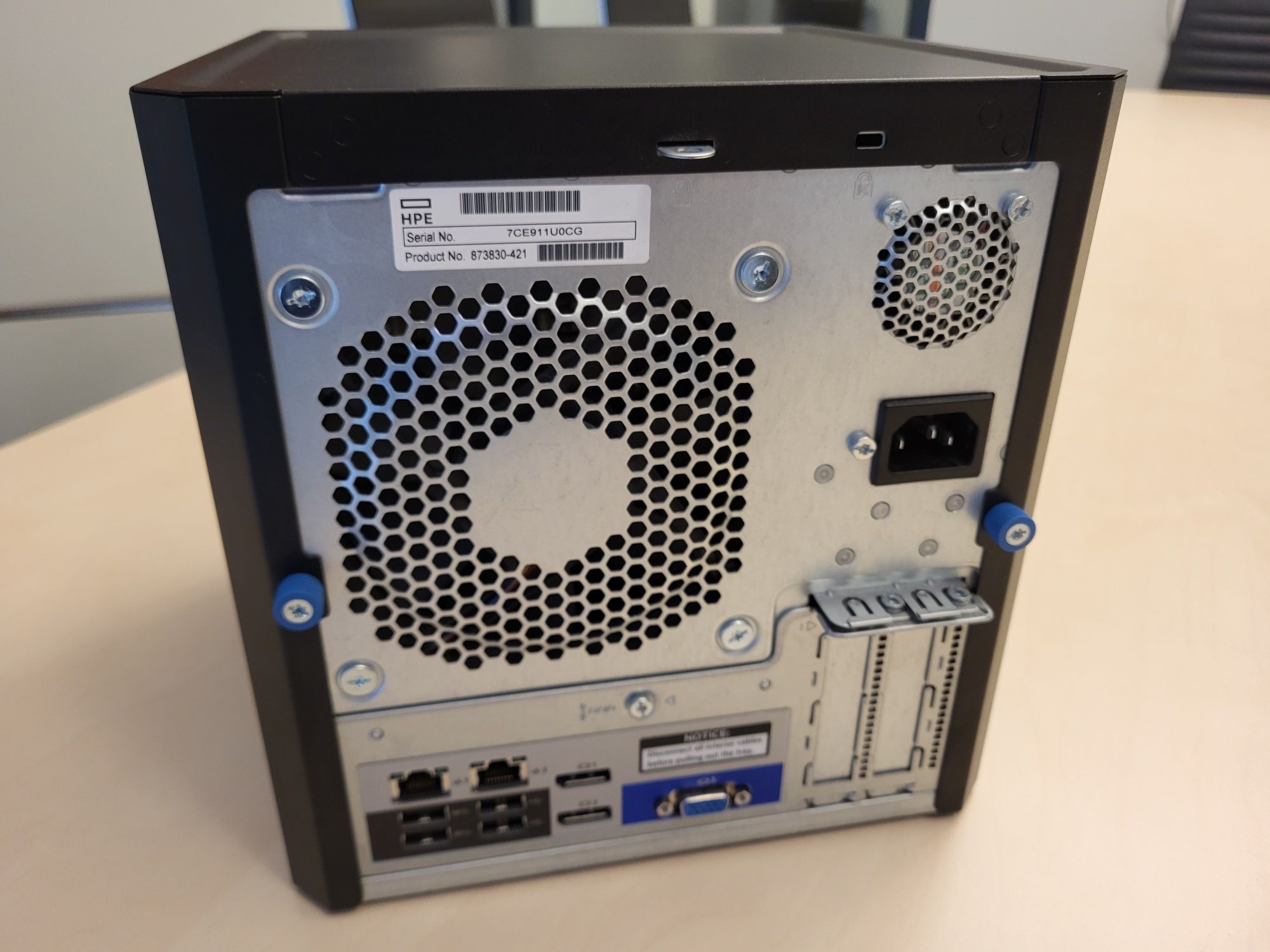 HPE Proliant Microserver Gen 10 + 2x 2TB HDD