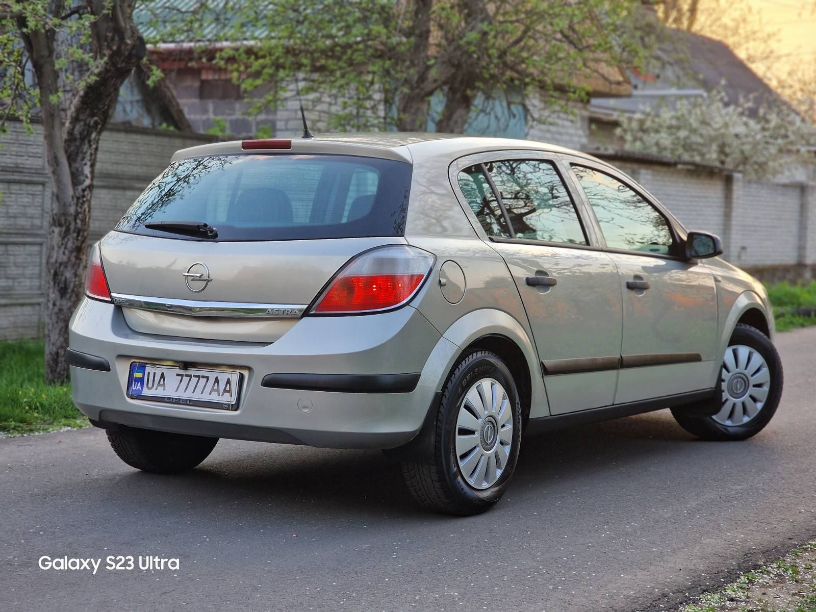 Opel Astra H. Офіційна