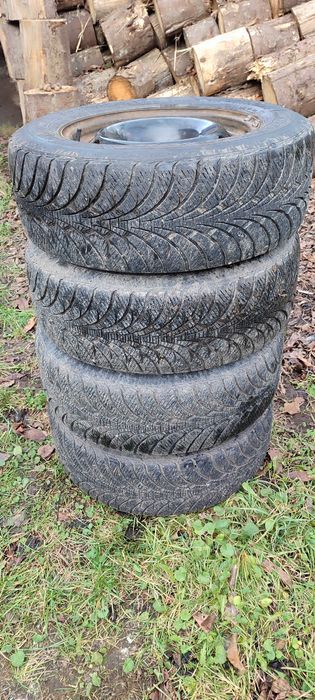 Зимні шини Goodyear R16 235*60 5*112  дисками
