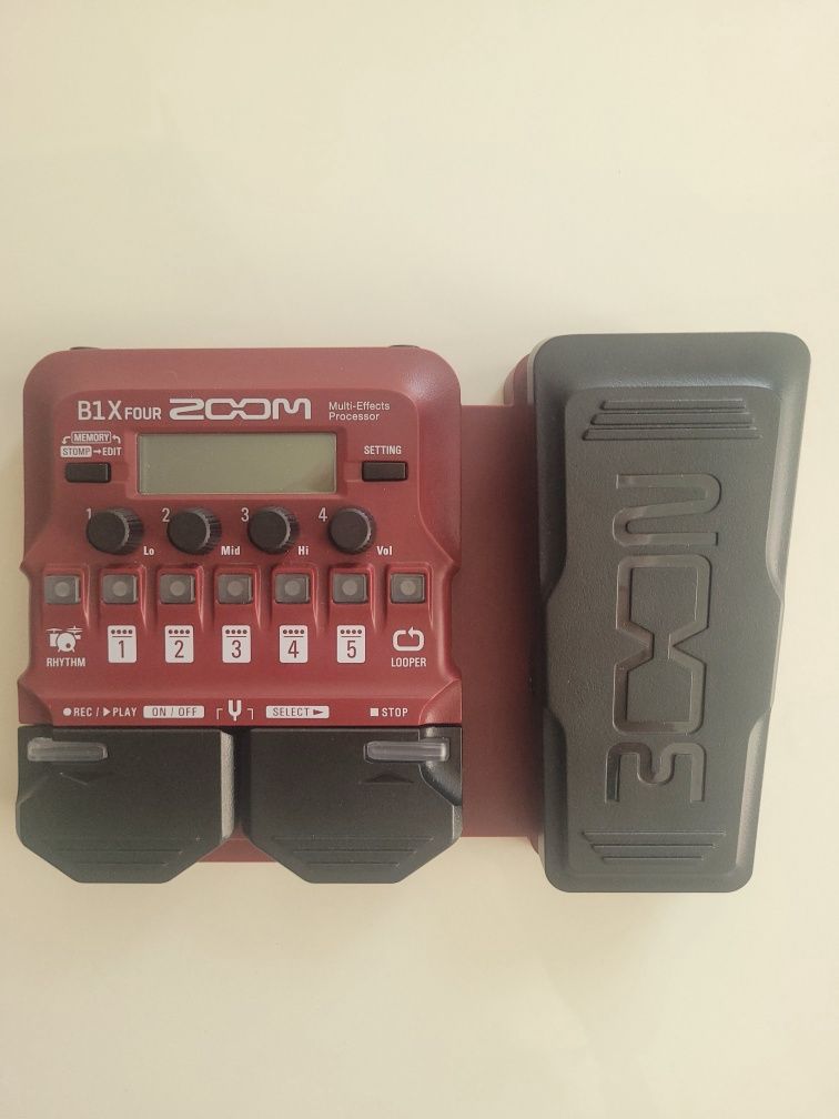 Педаль басовий процесор Zoom B1X FOUR