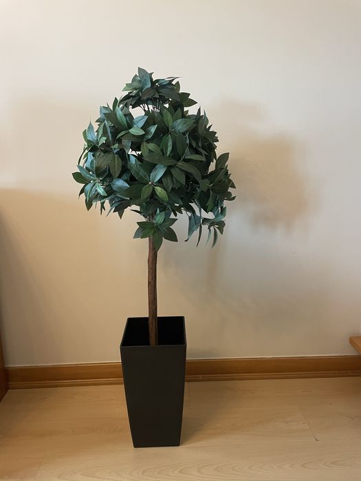 Planta artificial com vaso