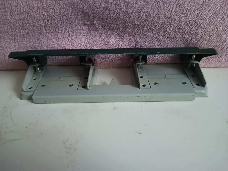 Діркопробивач SKIPER Elite на 4 отвори