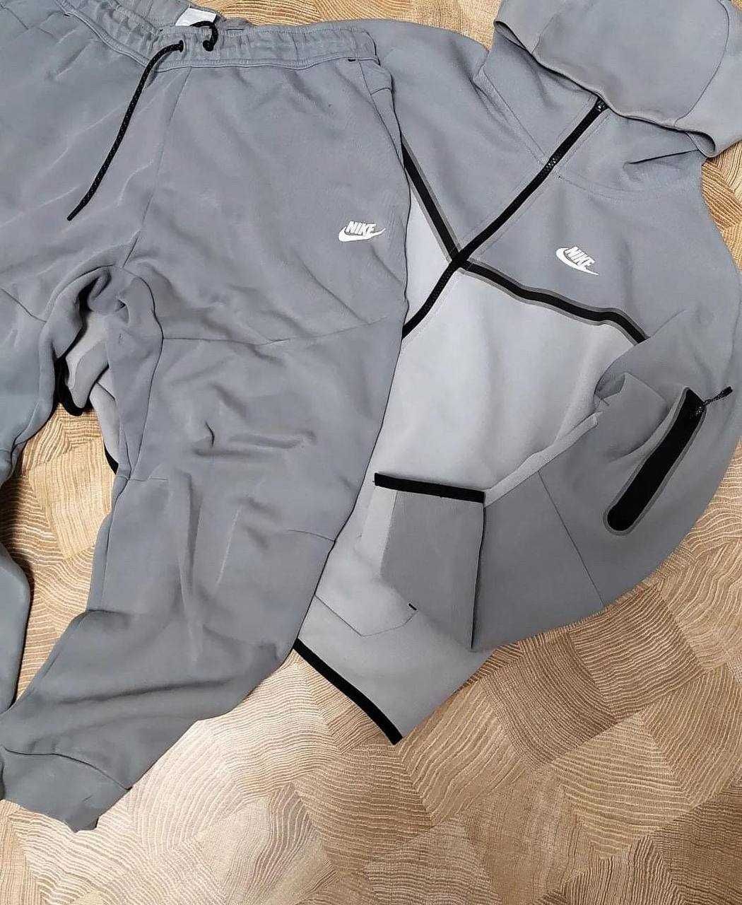 Nike tech fleece